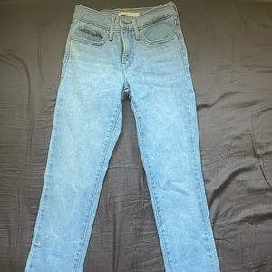 311 shaping skinny Levi jeans